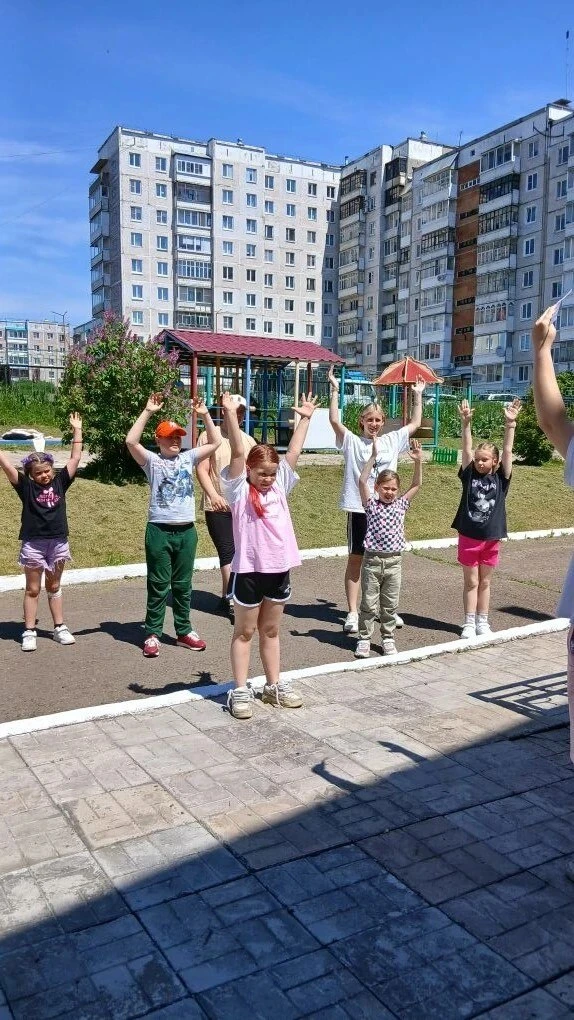 🌞 Зарядка с улыбкой! 😊✨

Чтобы оставаться бодрым, здоровым и энергичным, не забывайте делать заряд