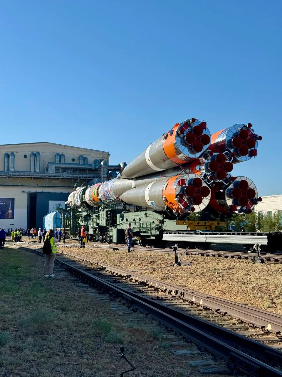 Самарская ракета-носитель готовится к старту с Байконура
