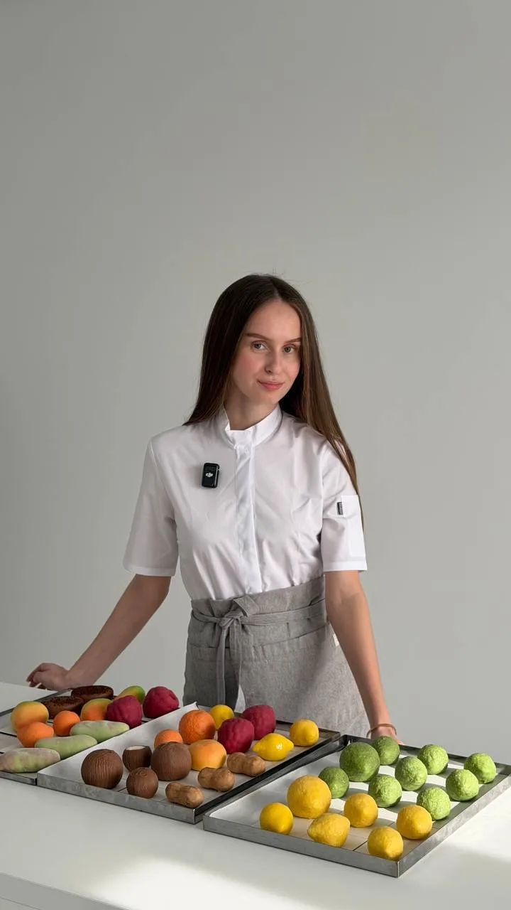 и главные фишки по моим корпусным 🥰  1. безумно вкусные   2.достаточно простые продукты   3.две крем