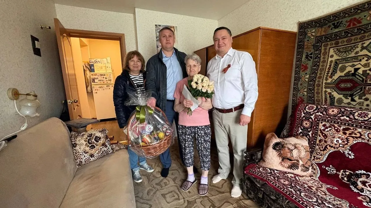 🎖 АО «Красногорская теплосеть» поздравила ветерана Веру Петровну Изоткину с Днем Победы!