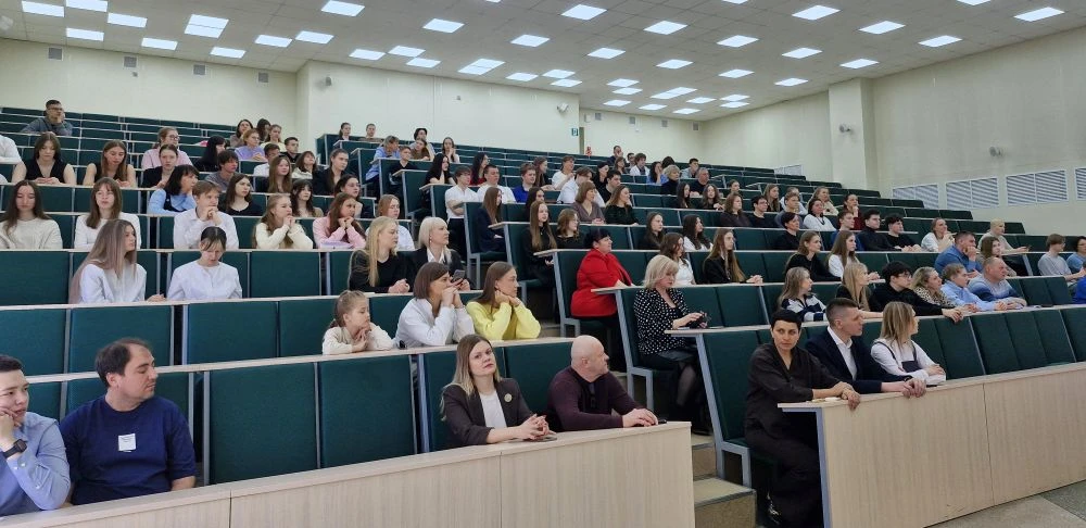 🧑‍🎓123 выпускника медицинских классов со всей области поздравили с окончанием дополнительной програм