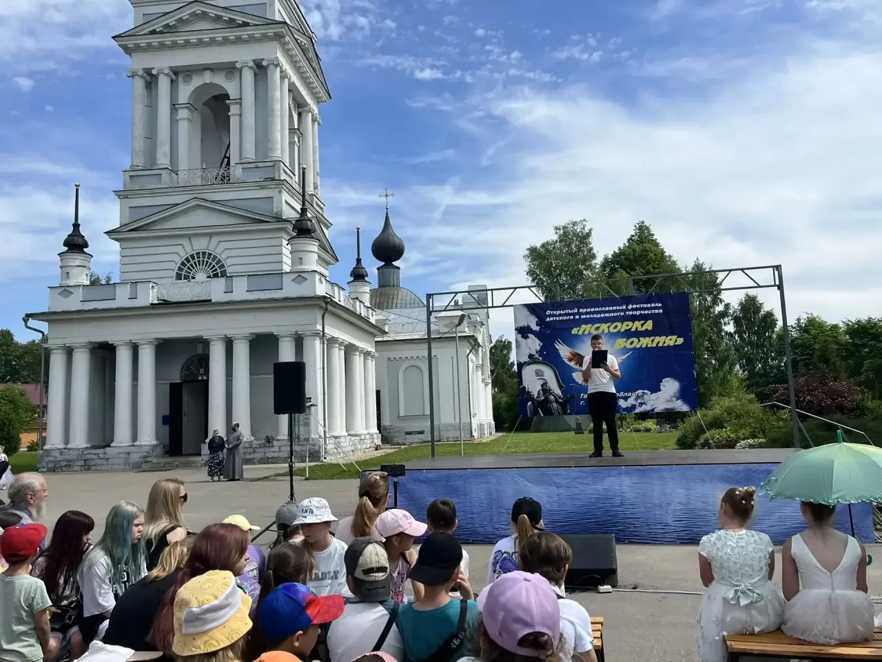 Студенты нашего колледжа с гордостью приняли участие в открытом православном фестивале детского и мо
