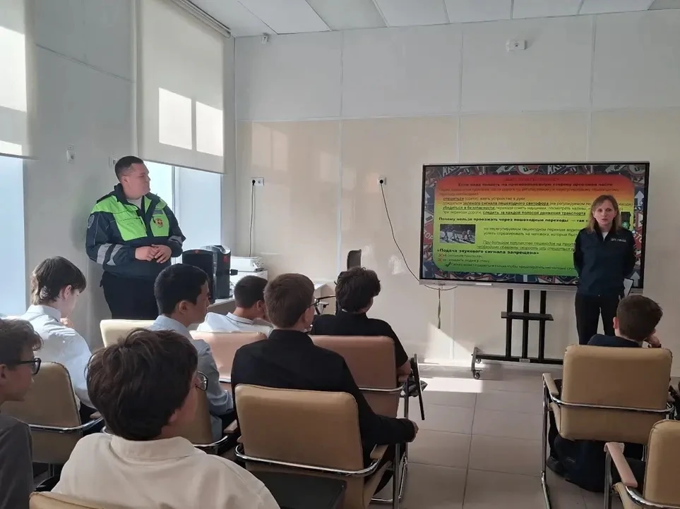 🚦 В нашей школе прошла Всероссийская неделя безопасности дорожного движения!