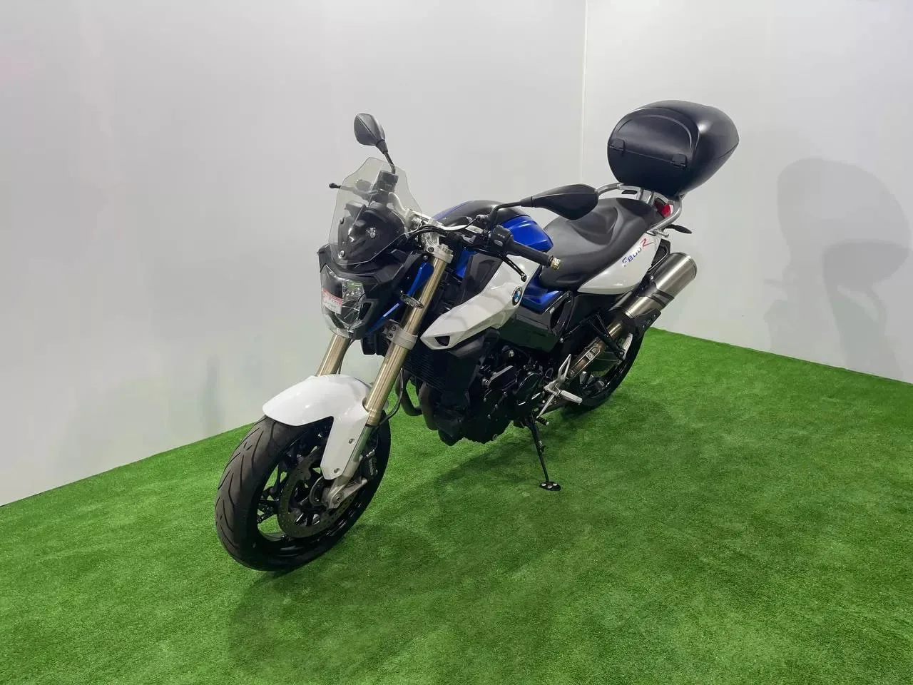 BMW F800R в наличии во Владивостоке  Характеристики:  - 2016 год - объем 800 см3 - Аукцион AUCNET - 