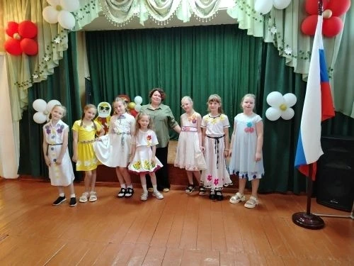 Одним из важных звеньев воспитательной деятельности школы является система дополнительного образован