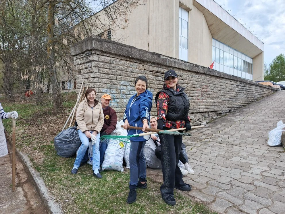 🔊В преддверии Дня Победы коллектив РЦ «Янтарь» вышел на субботник! Дружной командой мы...
