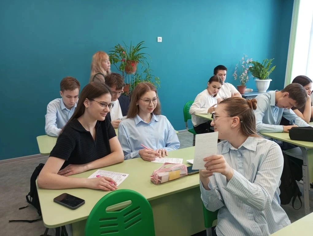 Сегодня в рамках профориентационной работы в лицее состоялась встреча учащихся 11 а класса с предста