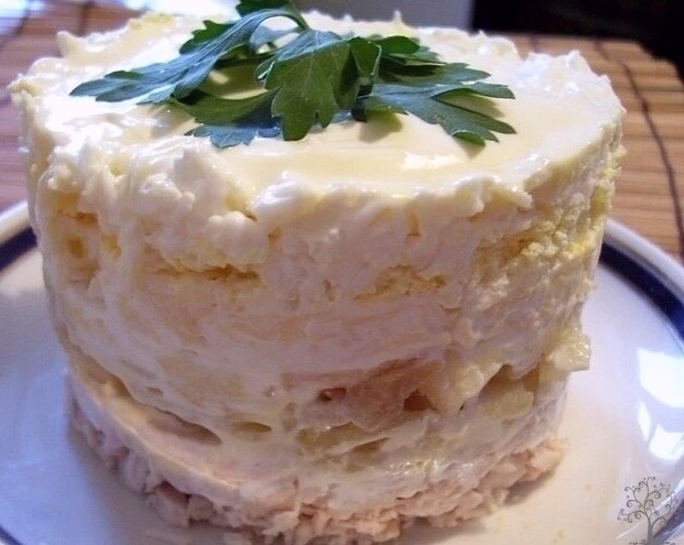 Салат с яблоком и курицей