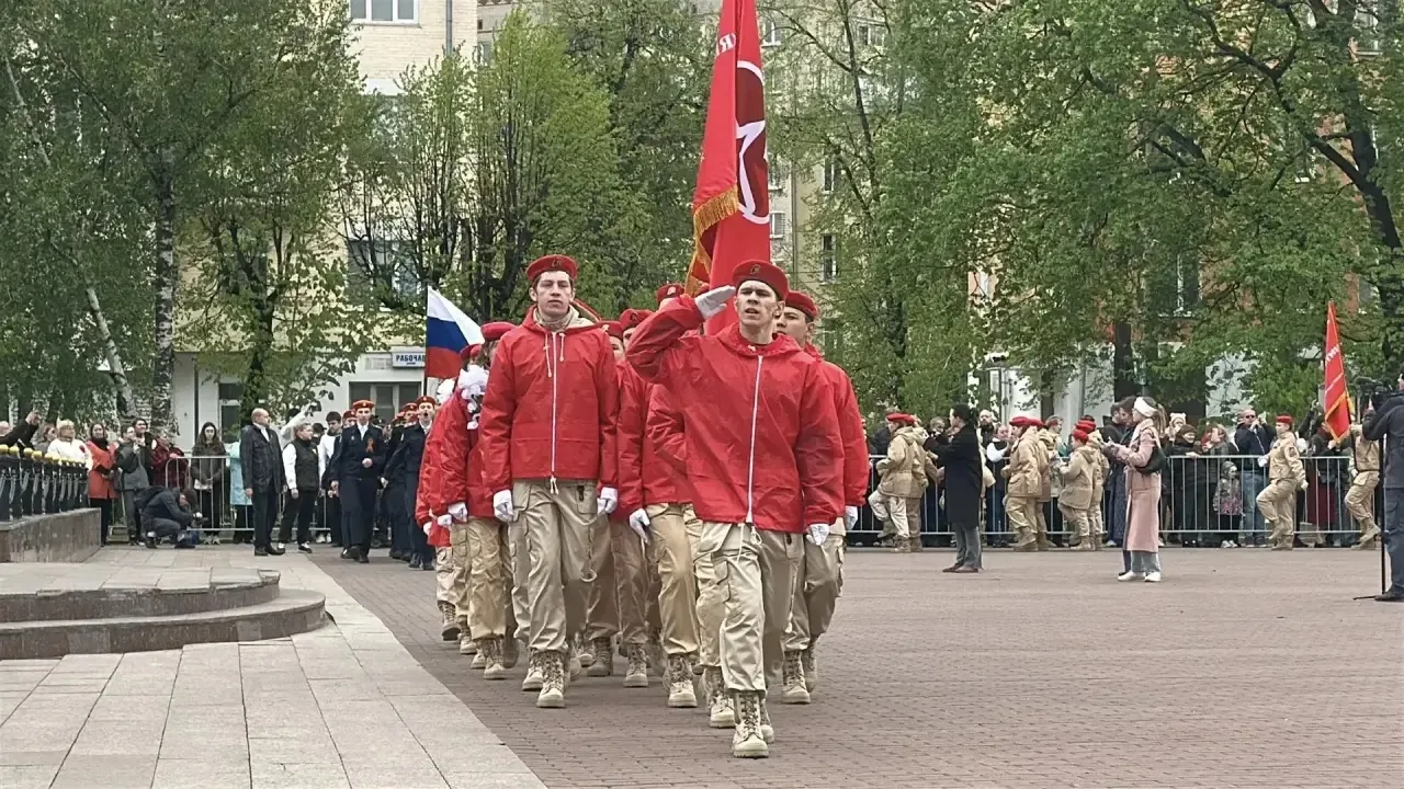 9 мая, в день празднования Великой Победы, ВПК "Молодая Гвардия" принял участие в возложении цветов 