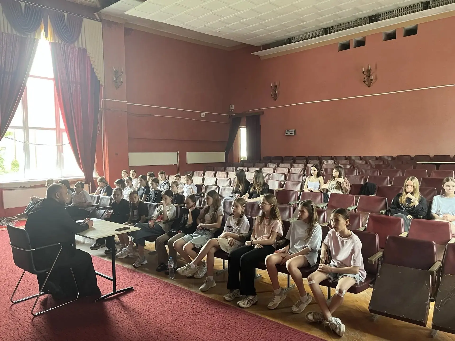 19 мая 2026 года в Детской школе искусств Мартыновского района прошла встреча с Алексее...