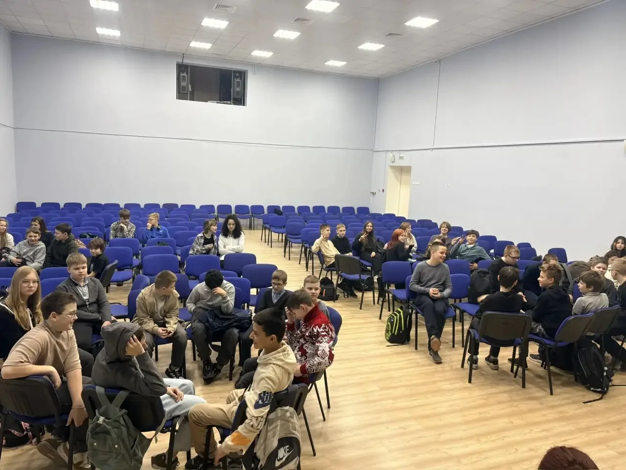 📚 6-е классы сразились в пушкинском квизе!  В рамках недели, посвященной памяти великого поэта Алекс