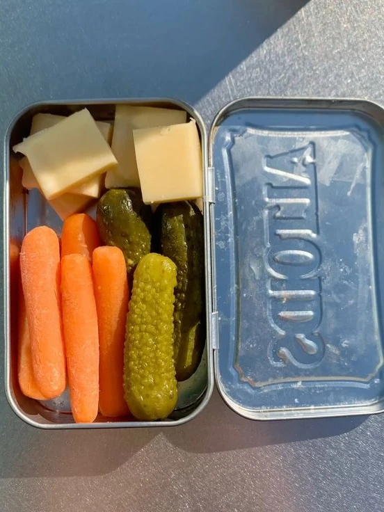 Snack box — полезный тренд. Ведь недоедание и голод всегда ведут к перееданию.

@harnomy