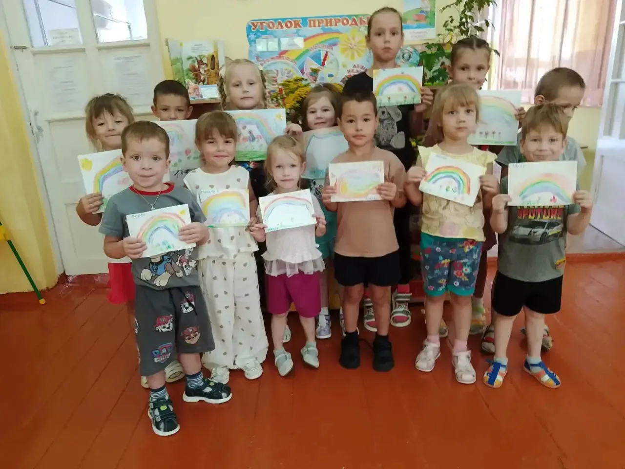 От улыбки 🙂 хмурый день светлей,