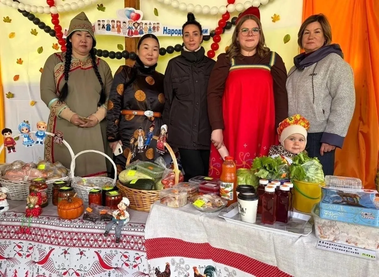 🍁 Ярмарка «Народы России»: как одна веранда объединила всю страну!