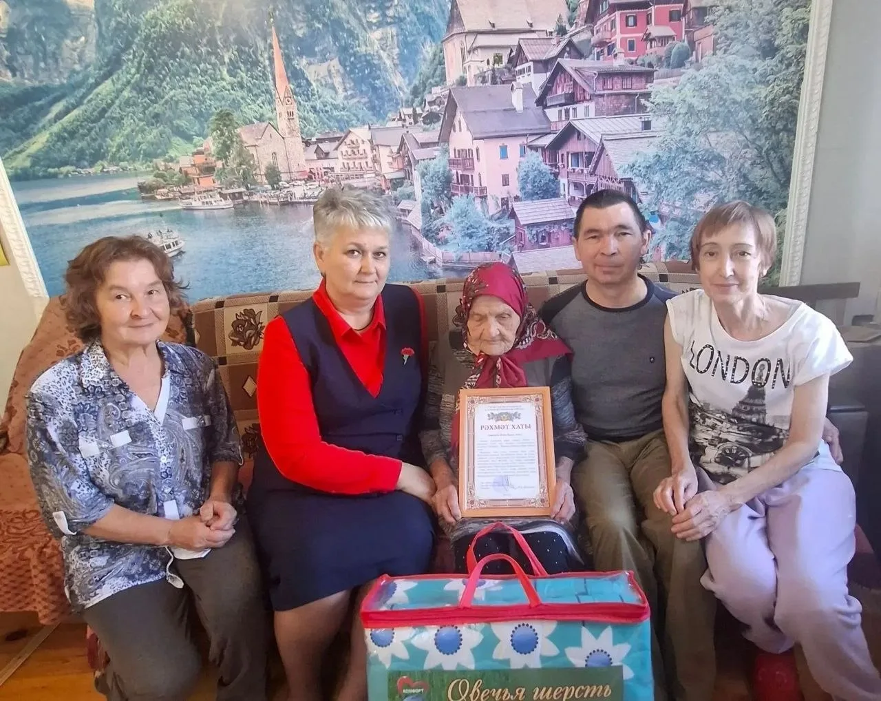 🎉 Жительница Кукмора отметила 90-летний юбилей