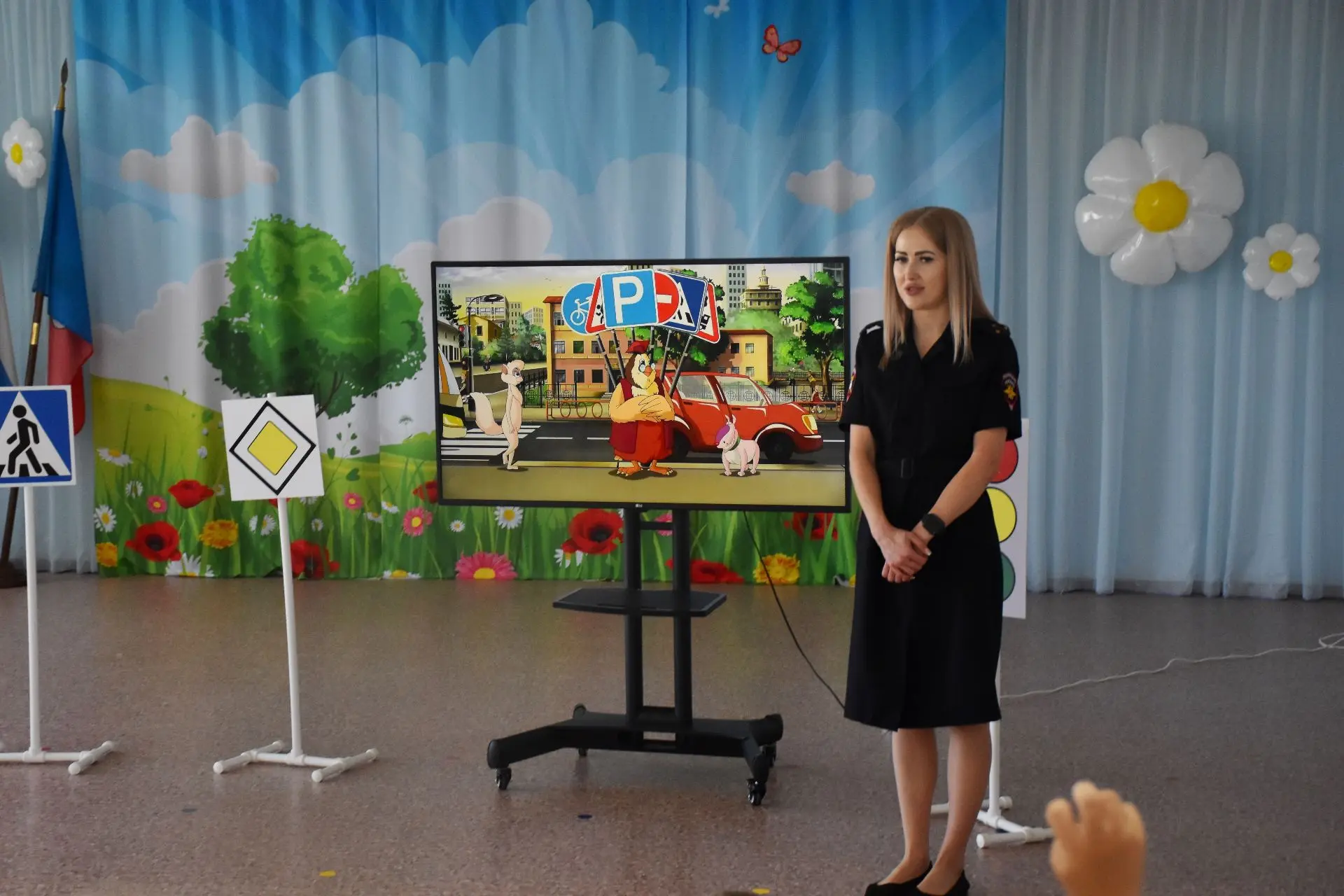 В нашем детском саду подошла к концу Неделя безопасности дорожного движения. Мероприяти...