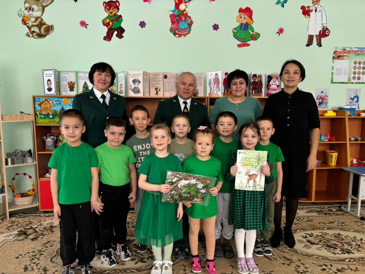 Бүген бакчабызда кунаклар кабул иттек.