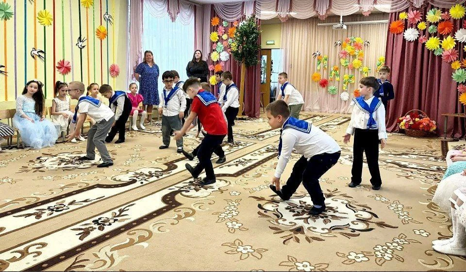 🌸 Как дошколята поздравляли мам и бабушек!  В наших дошкольных отделениях прошли настоящие весенние 