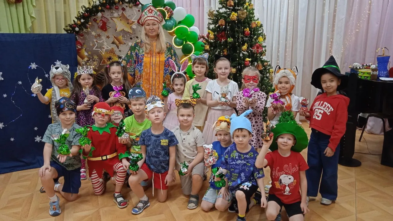 Каникулы-это веселье! 
Сегодня ребята 4 подготовительной группы  узнали о праздновании Рождества и х