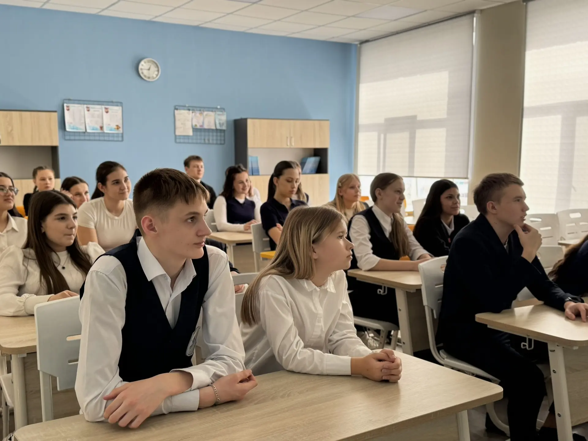 Одна страна - одна история!   Сегодня в нашей школе для активистов прошла увлекательная викторина «О
