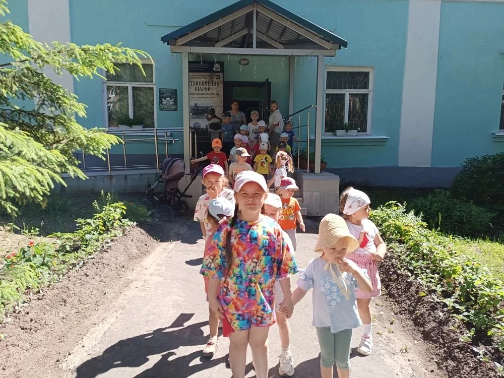 Сегодня наши воспитанники совершили  экскурсию в  краеведческий музей!!!

Где  более наглядно  позна