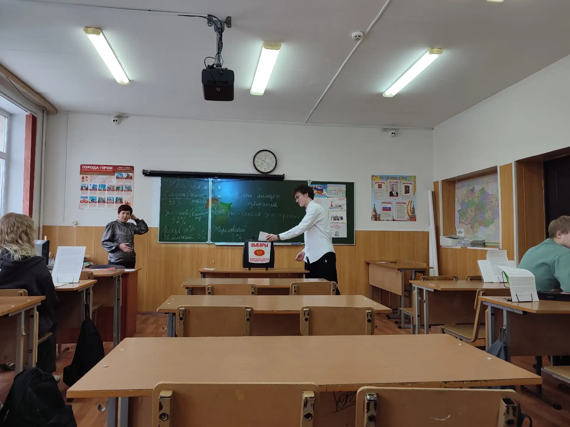 ⚡ Железногорск на связи!  🏫 МБОУ «СОШ № 7». Здесь прошла увлекательная викторина, где команды сражал