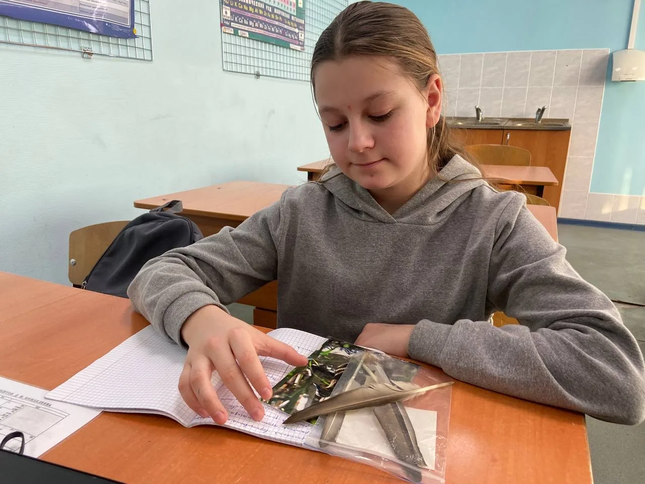 📆 На этой неделе в гостях у ребят 6В класса побывал настоящий плюмолог - Певчев Владимир Васильевич,