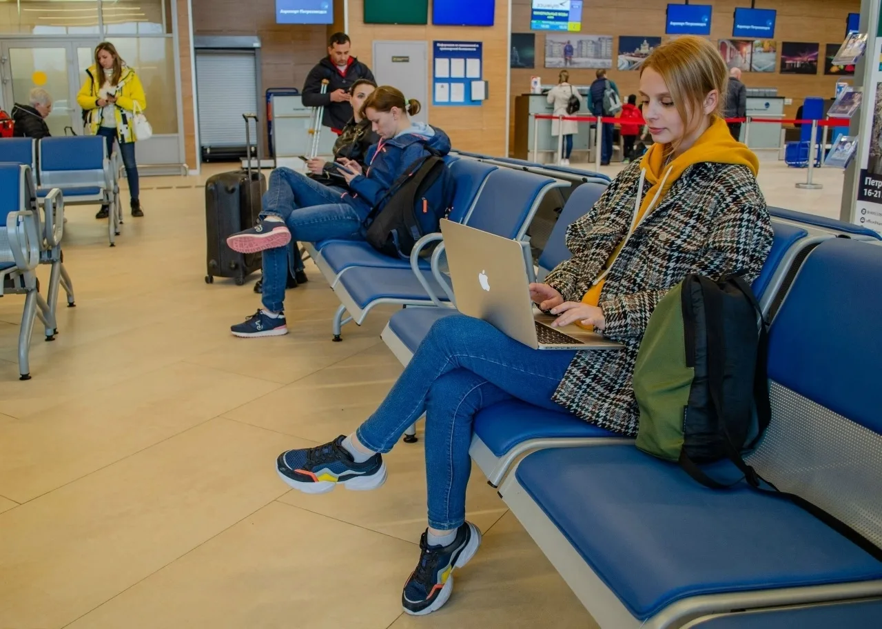 Бесплатный Wi-Fi для пассажиров

В аэропорту Петрозаводска пассажиры могут бесплатно пользоваться бе