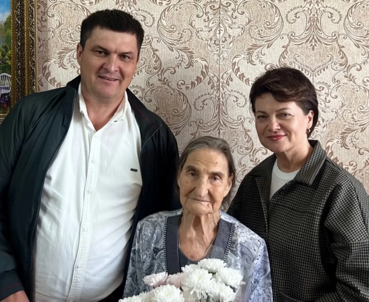 Свой 90-летний юбилей отметила жительница поселка Совхозный Поздеева Раиса Захаровна.