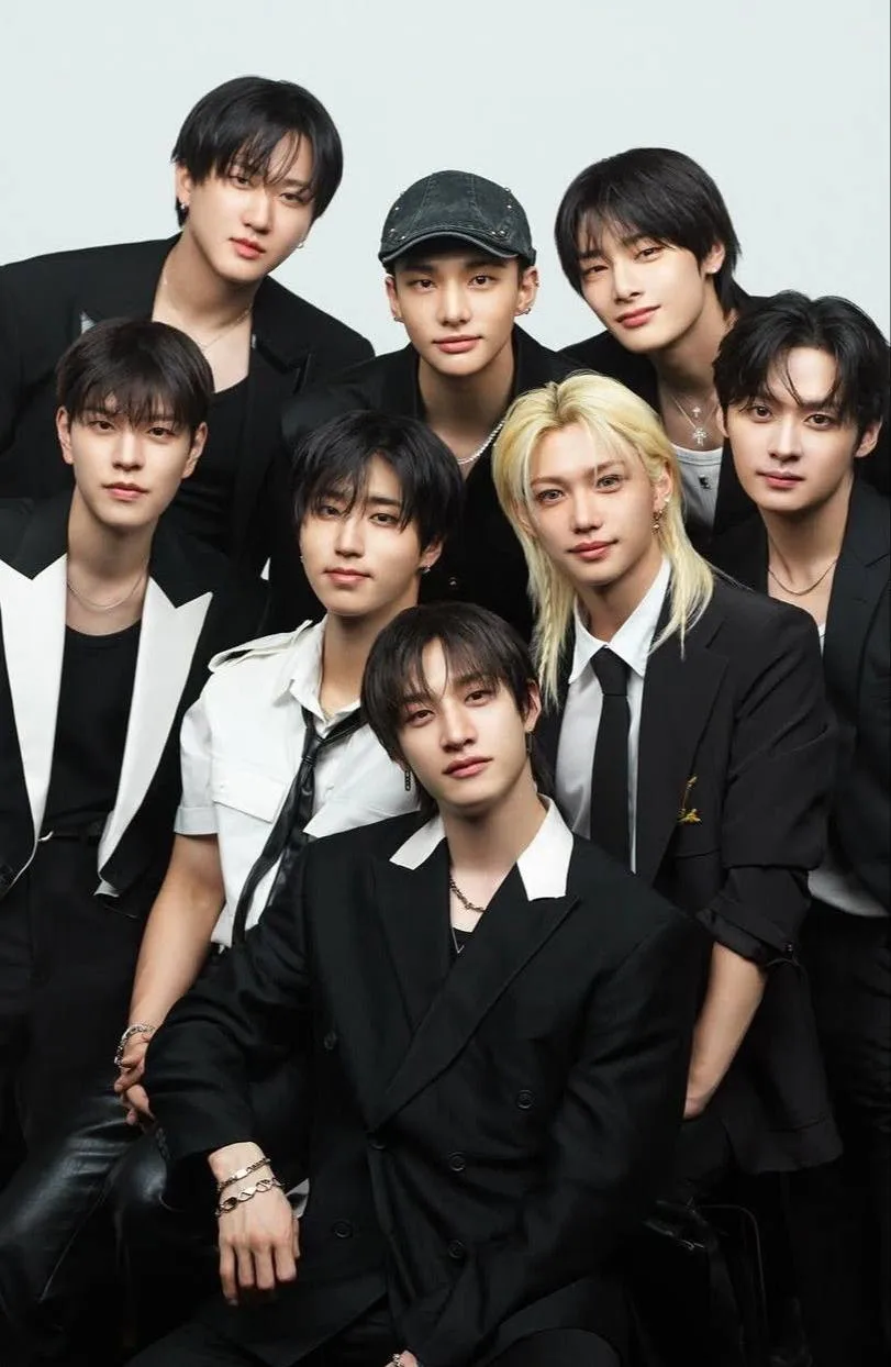 🔺Stray Kids отправили цветы и письмо с соболезнованиями семье фанатки, которая трагиче...