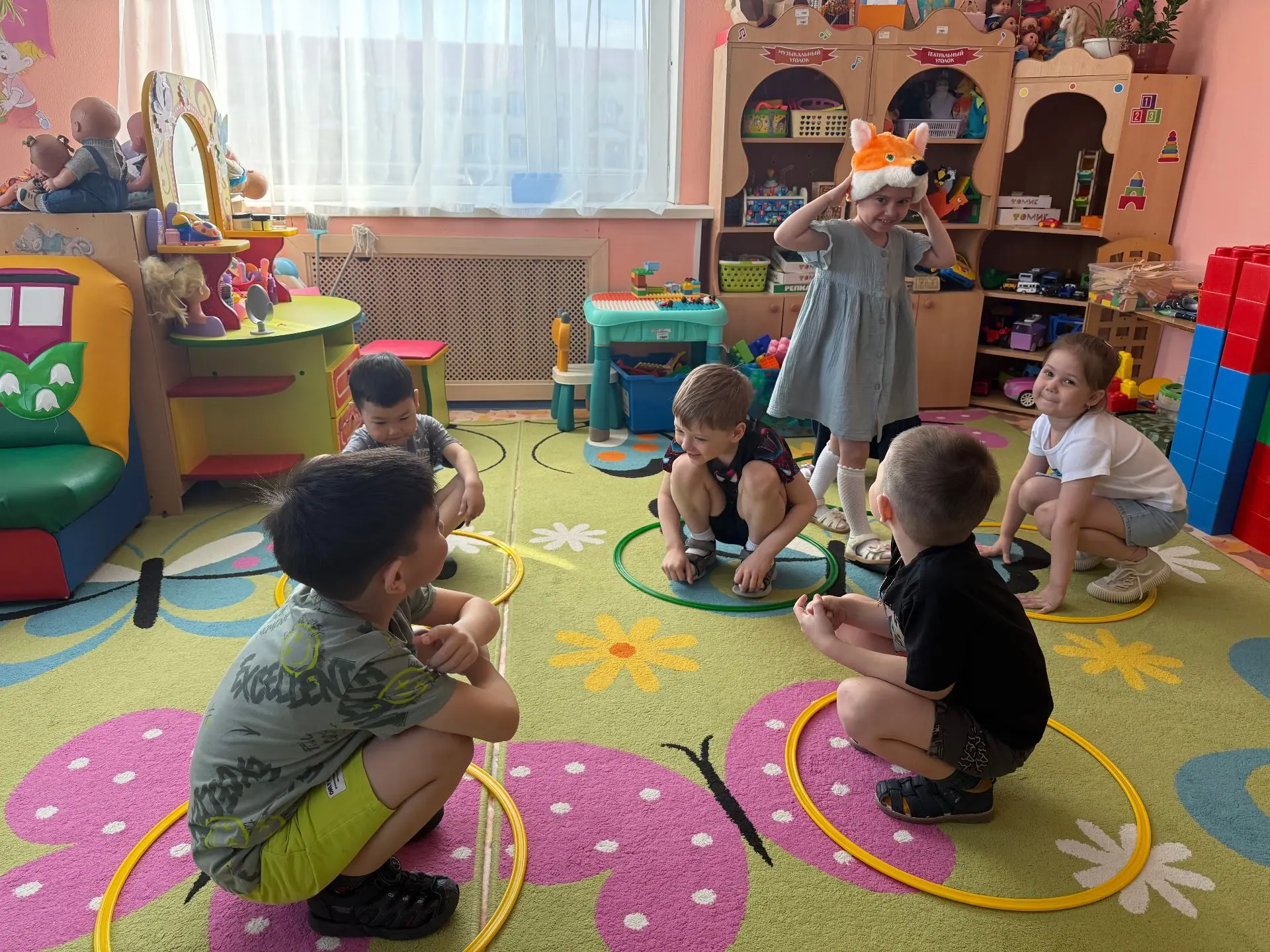 Весёлые старты в стране подвижных игр
 
В старшей группе прошло физкультурное занятие, посвящённое д