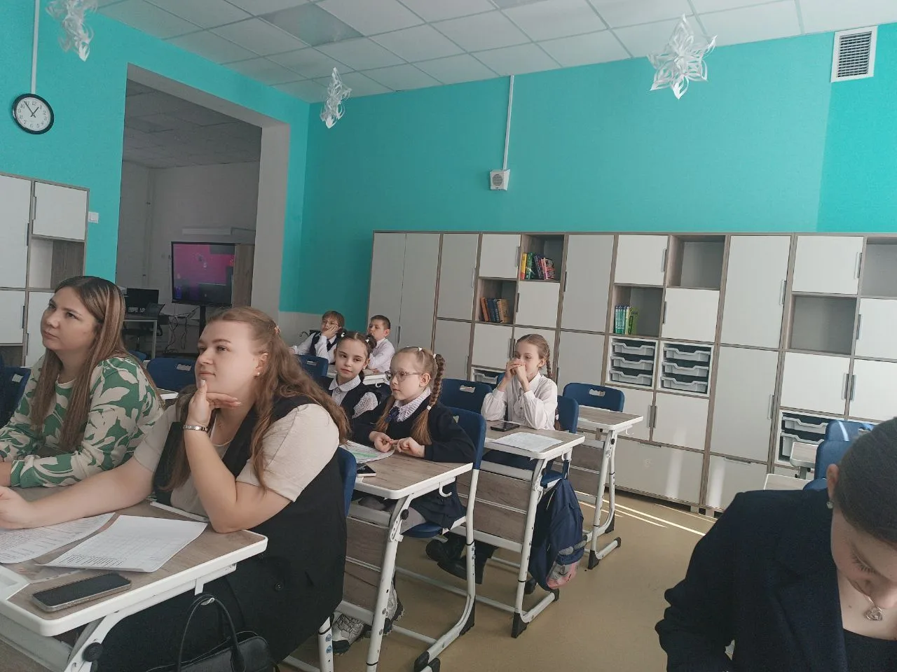 Сегодня в нашей школе состоялась  45-я ежегодная научно-практическая конференция "Шаги в науку"!   Ю
