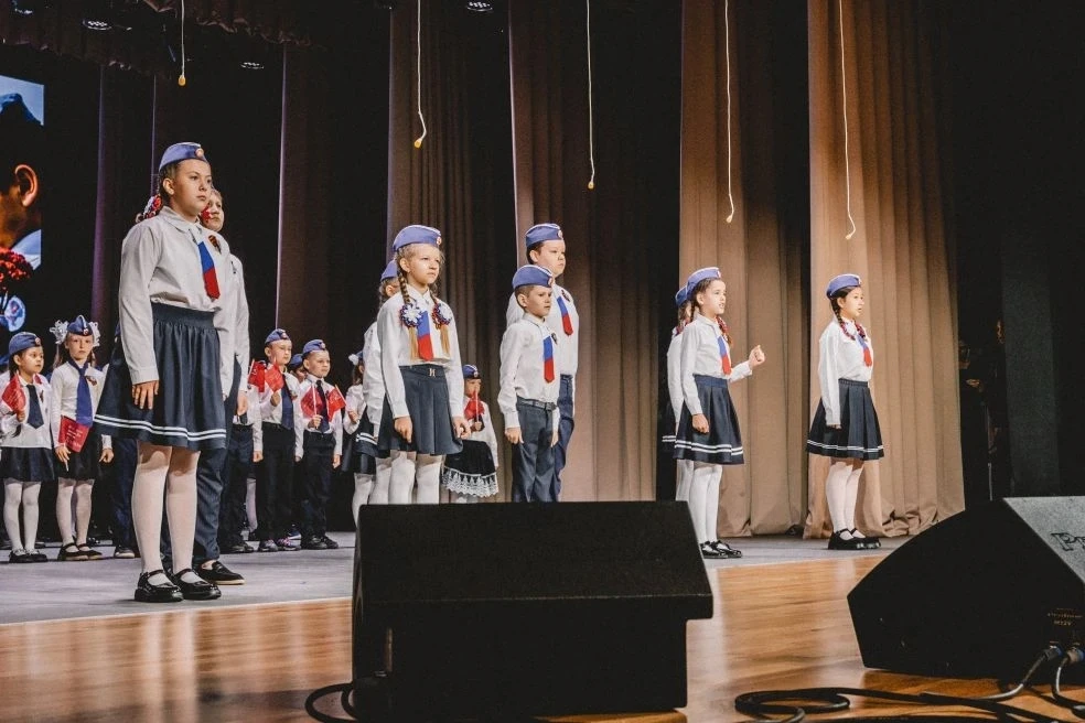 Наши юные талалихинцы с большим энтузиазмом приняли участие в праздничном концерте, посвященном Дню 