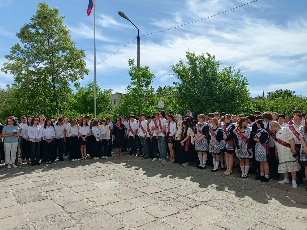 🎓🔔 С последним звонком! Финишная прямая уже позади