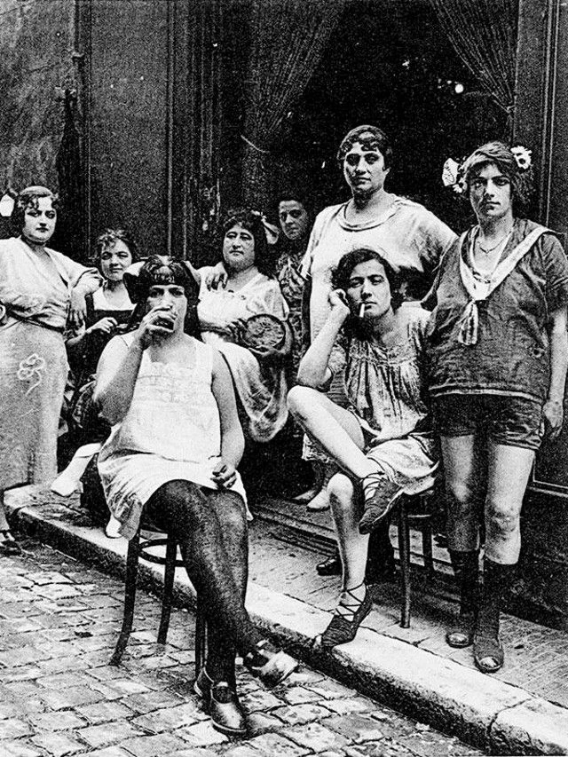 💃Французские ‘Ночные бабочки’ 1920 года, редко появляющиеся в светлое время суток