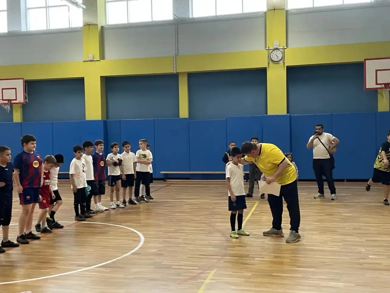 ⚽️ Азарт, голы и командный дух!  В нашей школе гремел настоящий футбольный бой! 🏆 На площадке встрет