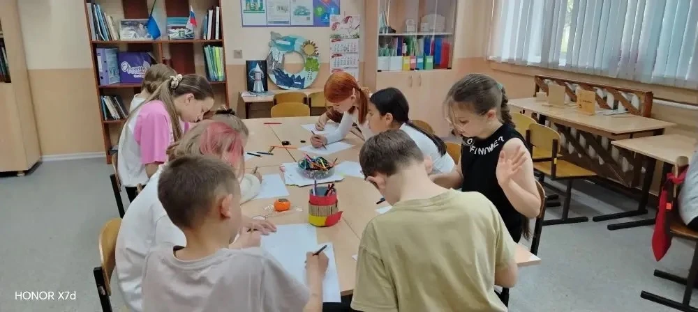 Шестой день в лагере: праздник русского языка и уроки безопасности.
Сегодняшний день в лагере был по