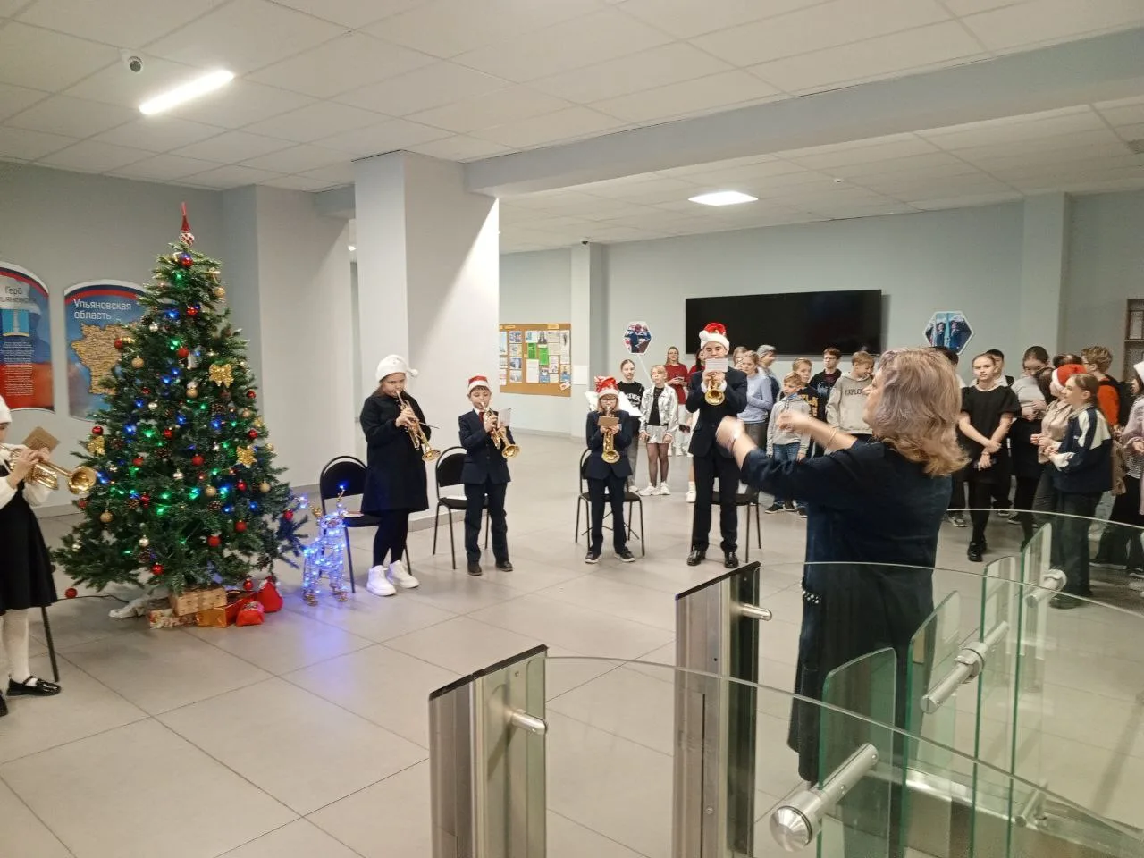Новый год в лицее: музыка, творчество и праздничное настроение 🎄 Перед наступлением Нового года в на