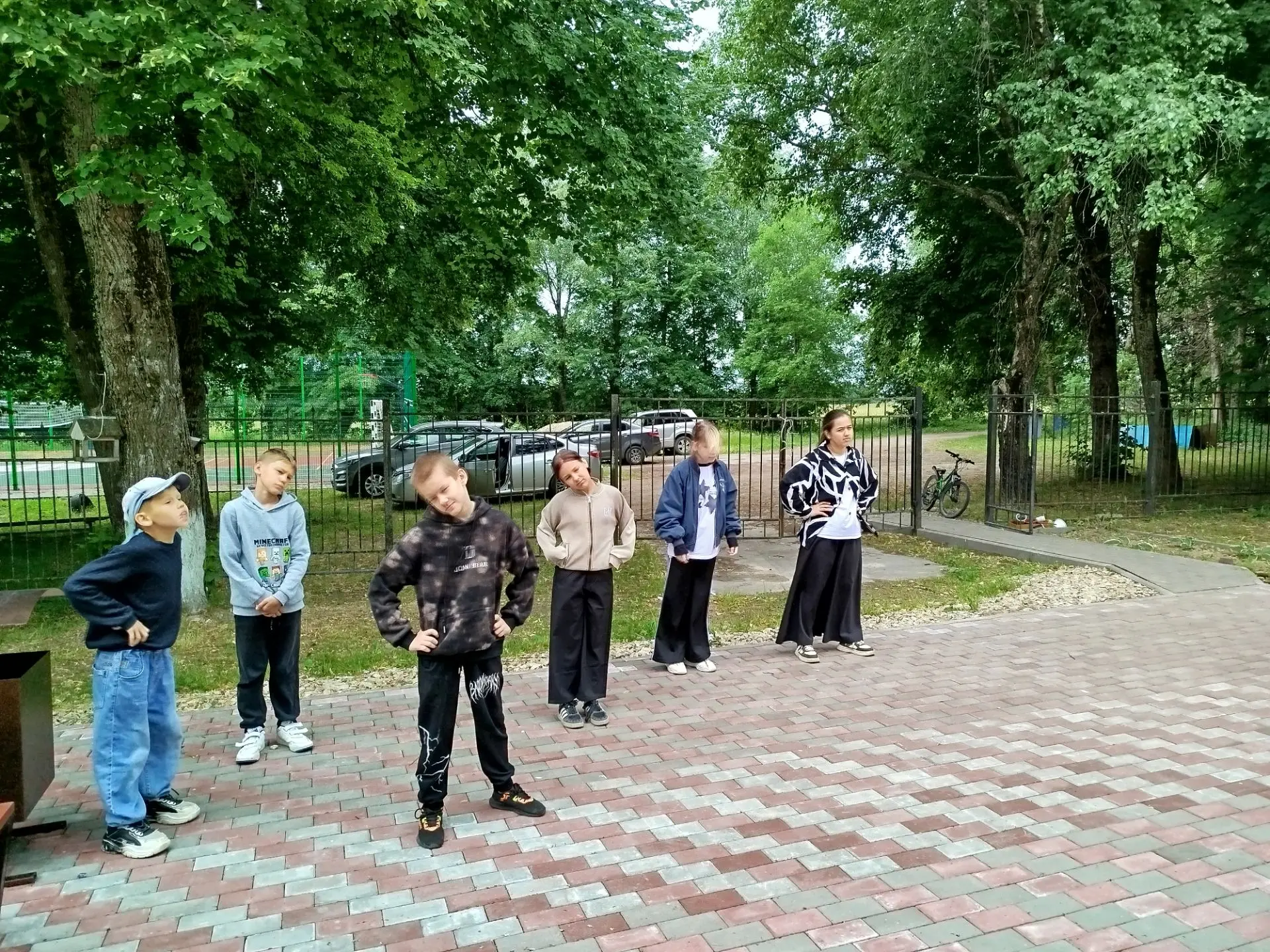 День 1️⃣3️⃣ в школьном лагере.
Погода не помеха, а повод для новых открытий!

☑️☑️Сегодня небо было 