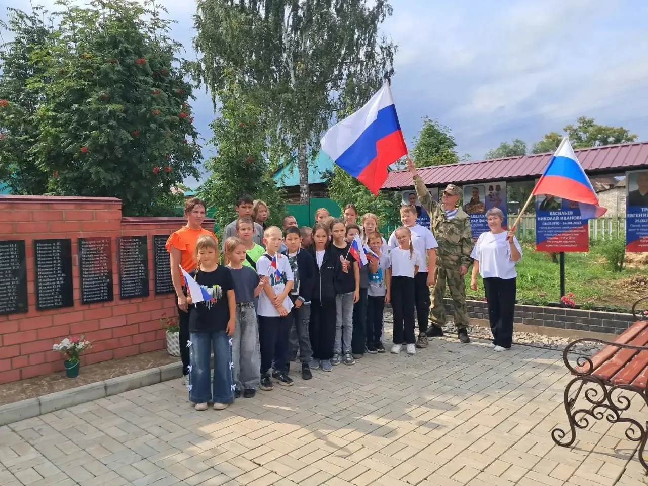 22 августа  у Стены памяти, состоялось торжественное мероприятие, посвящённое Дню Госуд...