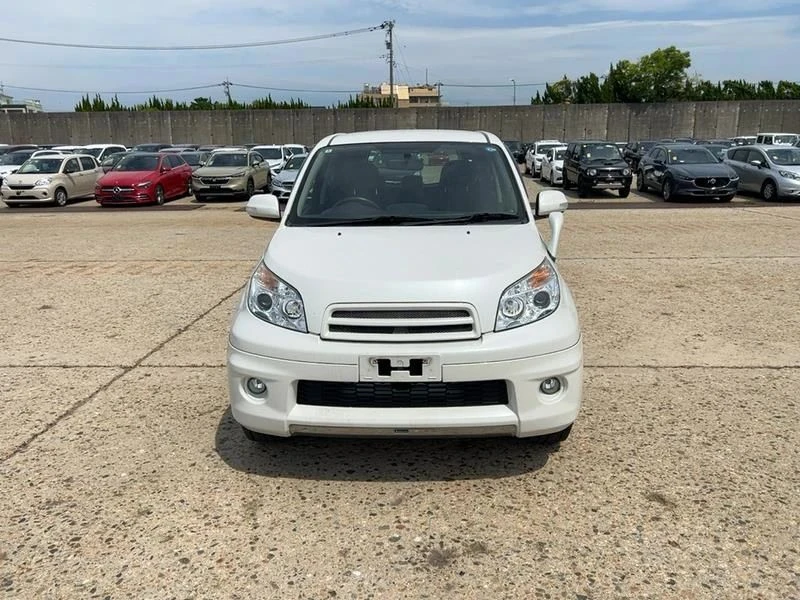 Ранее выкупленный TOYOTA RUSH, G L PACKAGE, уже в порту, ожидает погрузки га судно.

Из Японии 🇯🇵
