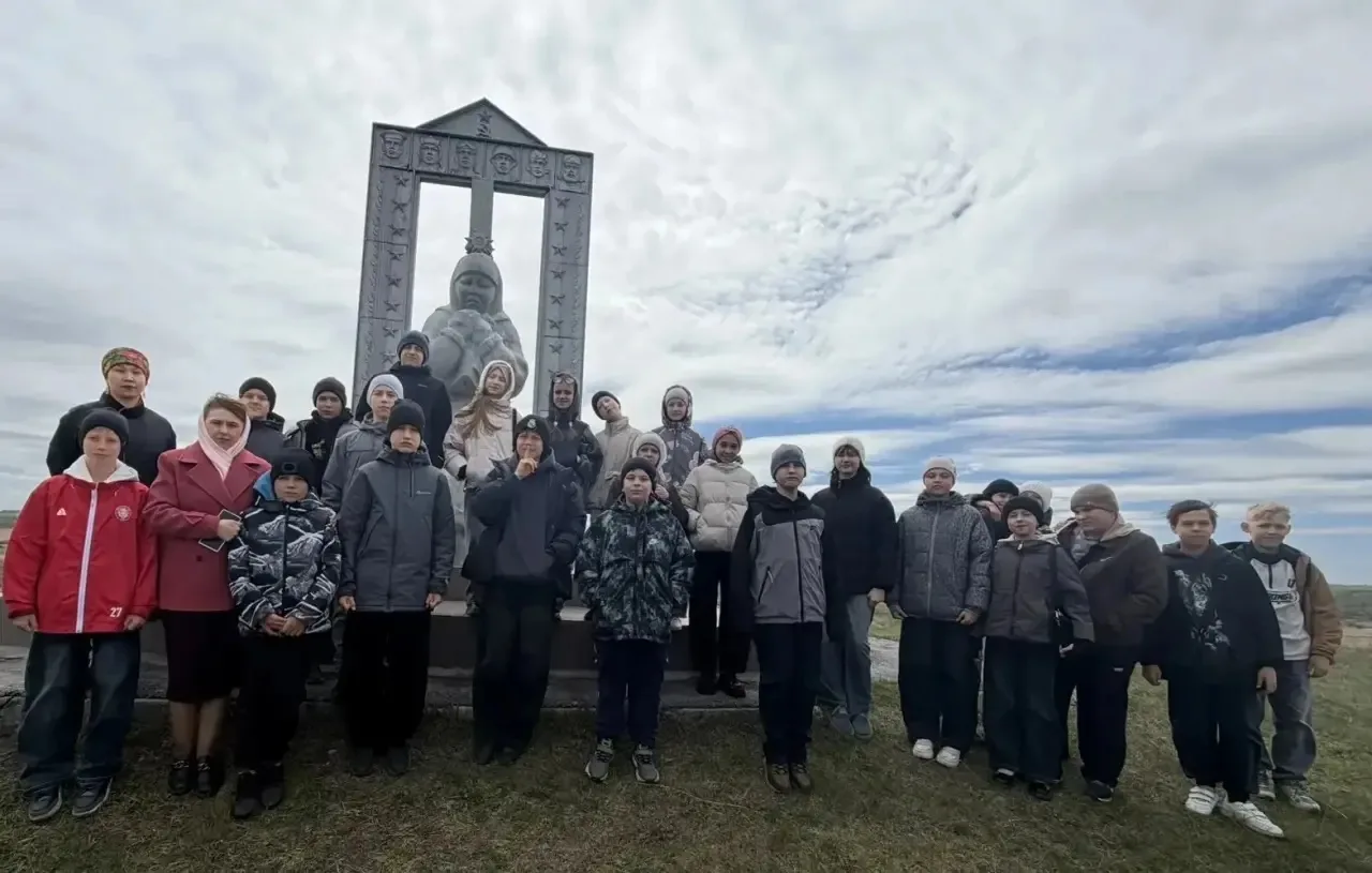 В рамках урока истории ребята 5 "В" класса (кл.руководитель О. А. Фишер) посетили этног...