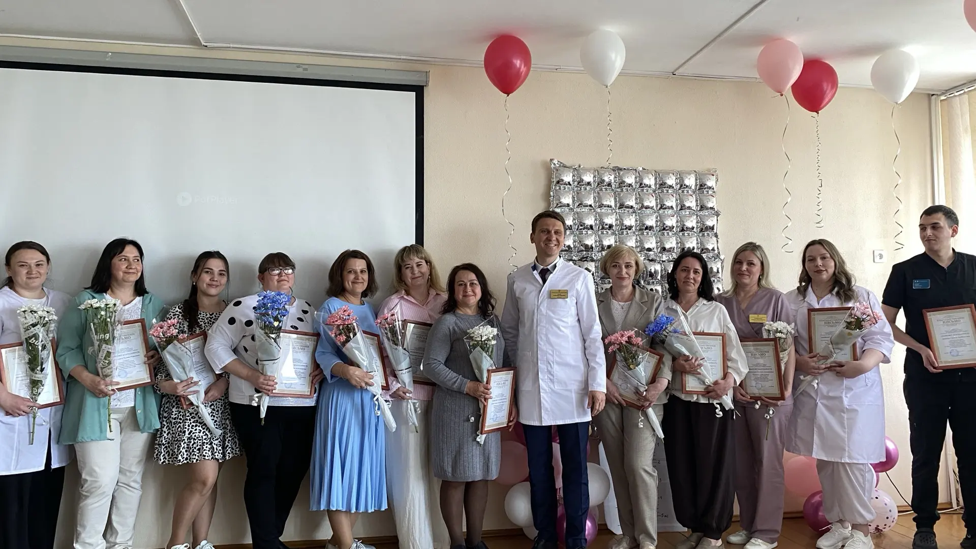 ❤️ В Елабужской ЦРБ торжественно отметили День медицинской сестры