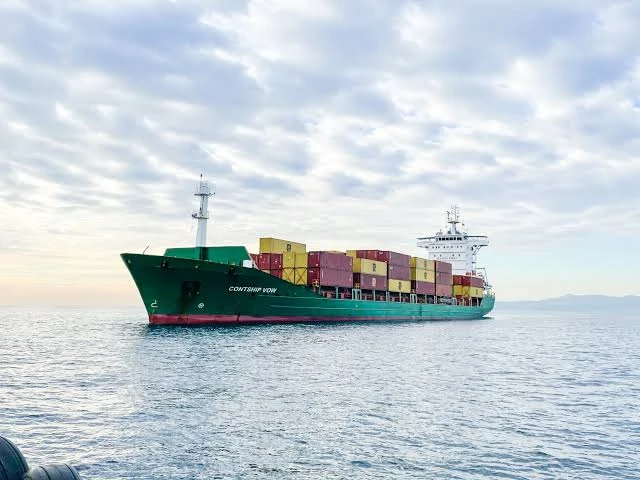 🇬🇷 Греческий судовладелец Contships намерен заказать строительство до 30 новых фидеро...