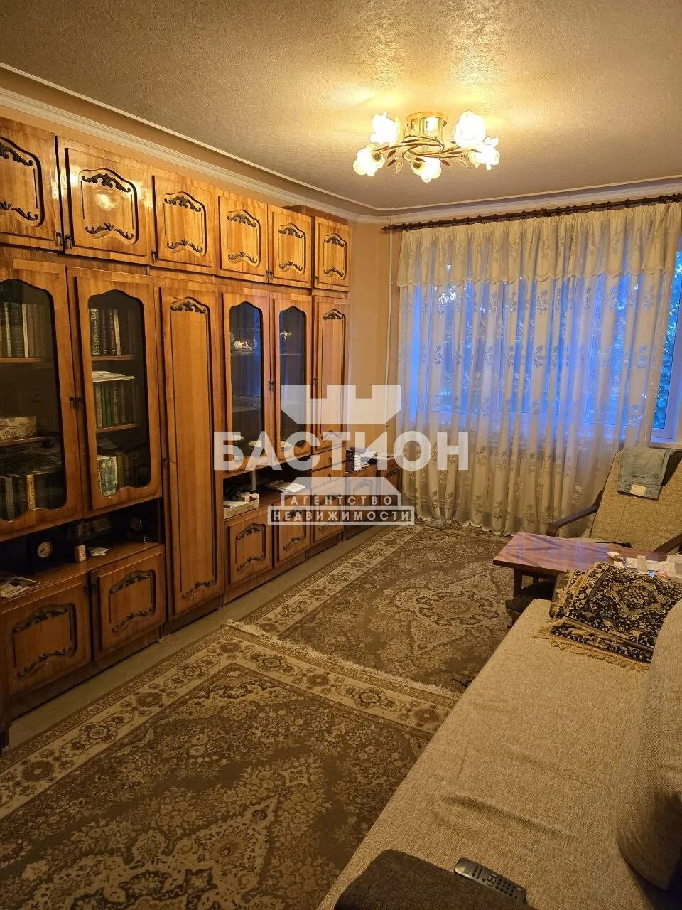 +7 959 59 81000
ID: 2201389
Цена: 5 400 000
Продам 2-комнатную квартиру на п. Юбилейное
Просторная к