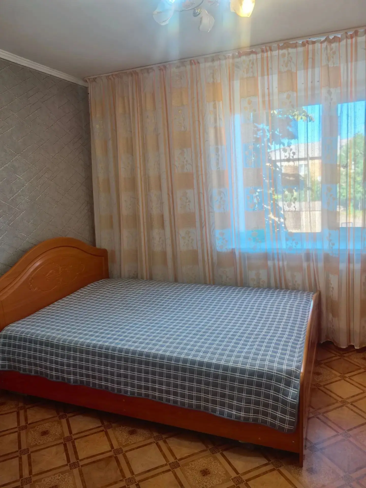 Продается двухкомнатная квартира на 2м этаже, 50,5 м2. Р-н Красный Восток. Тел. 8903396...