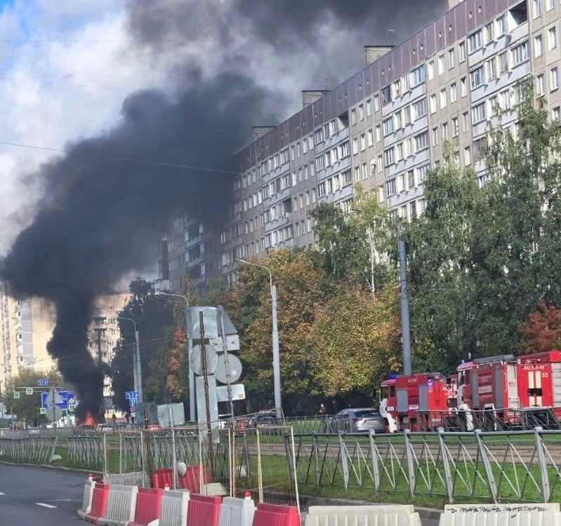 Пожар на проспекте Авиаконструкторов случился сегодня утром 🚒