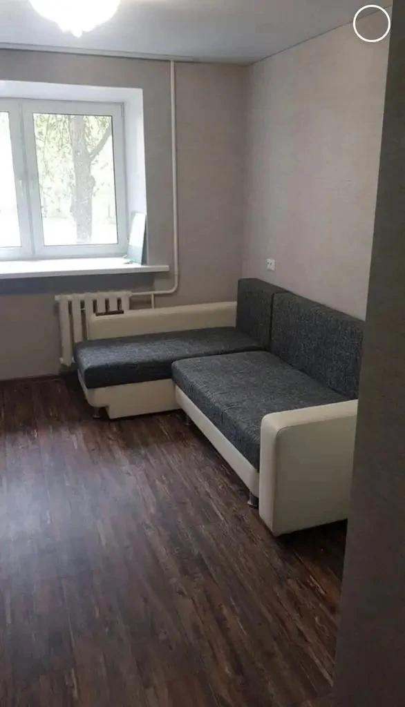 Сдам комнату в общежитии на 2-этаже, по улице проспект победы 45 , рядом метро ,и вся и...