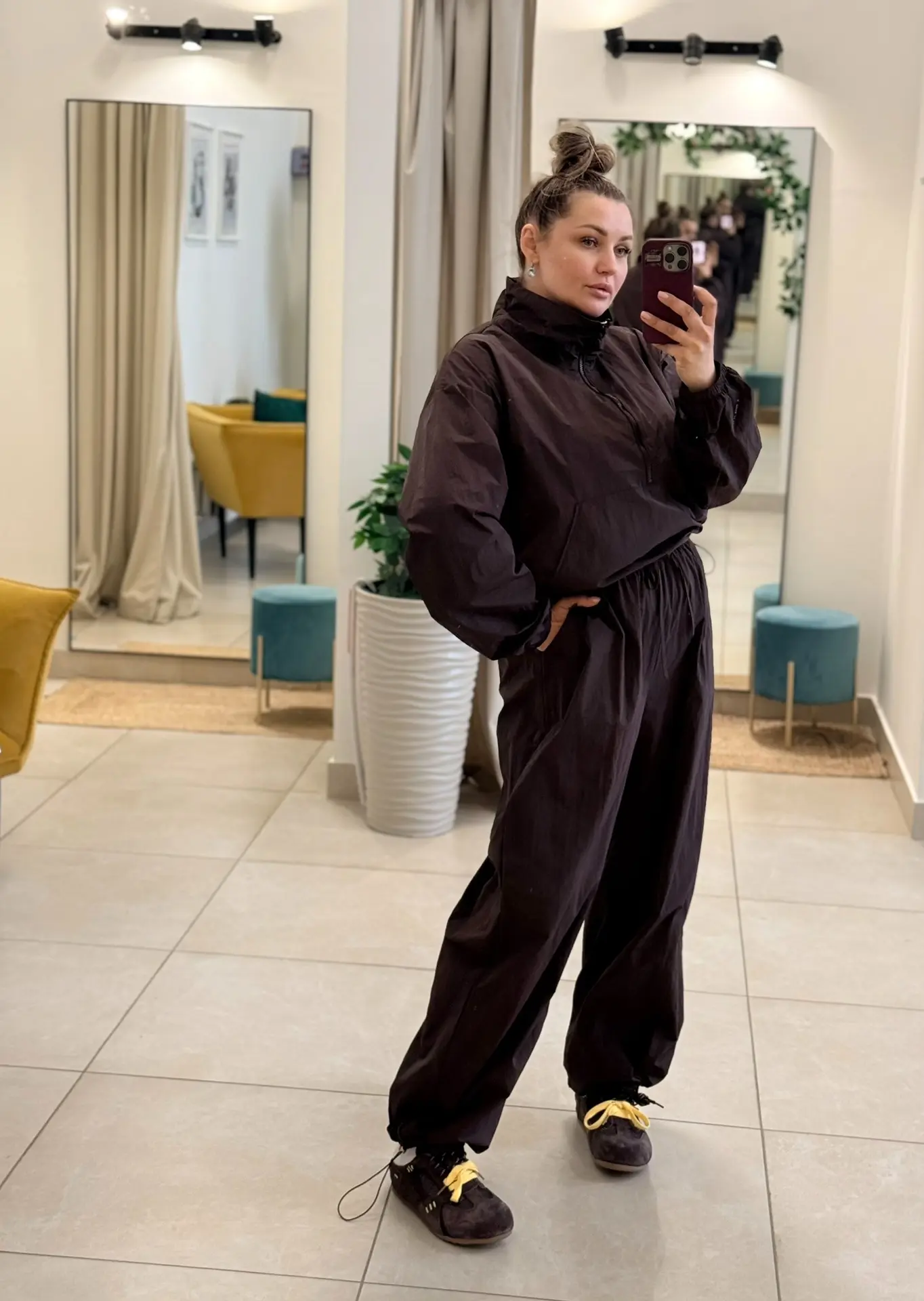 Болоневые костюмы для той самой погоды 🌧️ 

- костюм 3600₽
- кеды без пяточки 2700₽