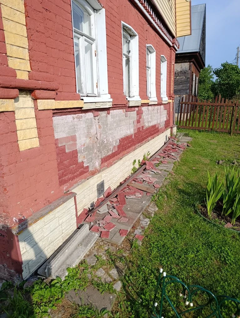 Даже с кучей проблем по работе с фасадом ,дом в таком виде нравится мне больше, чем с у...